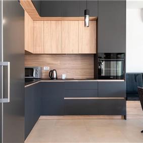 4 Bedroom Villa with Pool near Vodice town, Sibenik Riviera, sleeps 8